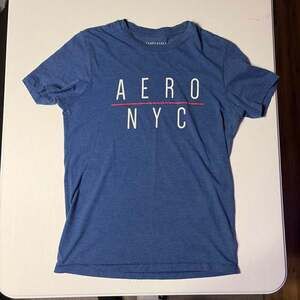 Aeropostale Men's Navy T-shirt